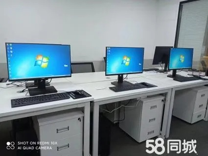 出售优质二手台式电脑，超值选择，性能卓越，适合办公与家庭使用，欢迎来电咨询！