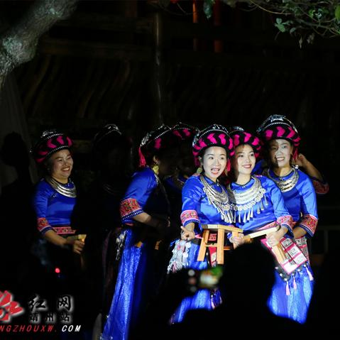 悠悠山庄红包版，手机游戏新玩法大揭秘，赢取丰厚红包奖励，尽享刺激竞技乐趣