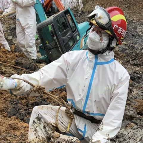 (飞行武器)如何编写让武器飞脚本来提升游戏体验和战斗技能？