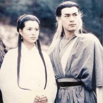 深入探讨《侠义柔情》手游中哪个职业最强：实力、玩法与角色分析全解析