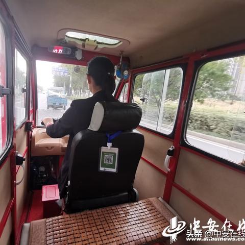 (疯狂蹦蹦车)疯狂蹦蹦堂手游：挑战高难关卡，感受无限快乐的跳跃乐趣！