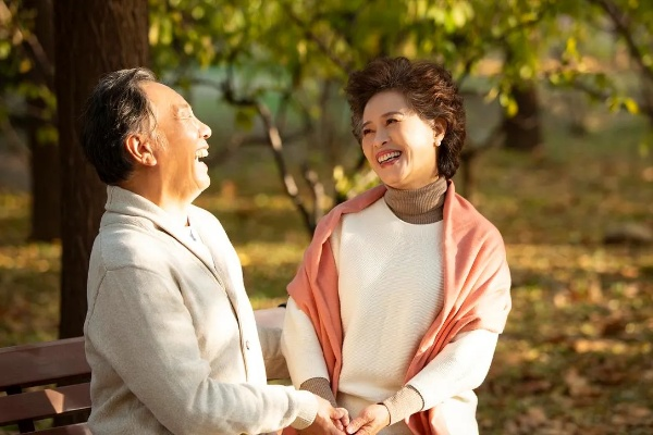 (分享健康传递快乐说说)分享快乐无双，健康无疆：享受生活，拥抱健康生活方式