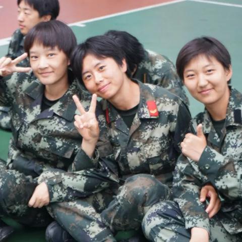 (别抢我鸡蛋)不要抢走我的鸡蛋！保持距离，让我的鸡蛋安全无忧