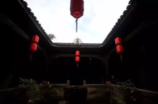 大侠落霞山庄：历经风雨，传说中的神秘庄园藏着怎样的故事与传奇？