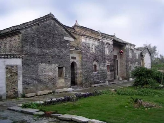 大侠落霞山庄:历经风雨,传说中的神秘庄园藏着怎样的故事与传奇? 大侠落霞山庄:历经风雨,传说中的神秘庄园藏着怎样的故事与传奇?