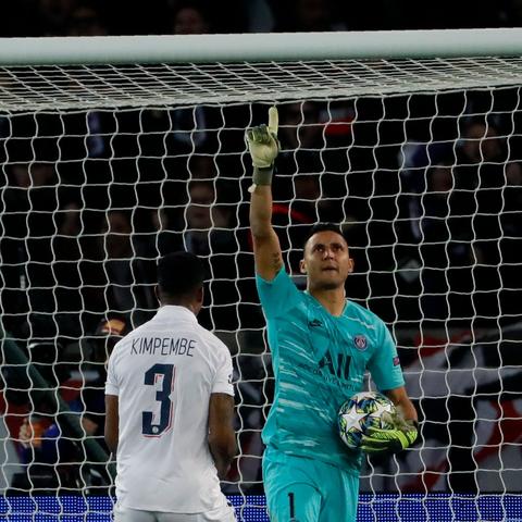 (探究足球守门员技术图解的精髓和要点是什么)探究足球守门员技术图解的精髓和要点