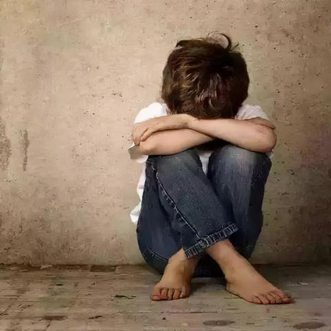 穿越暗喻幻想的迷雾：探索潜意识与象征世界的奇妙旅行