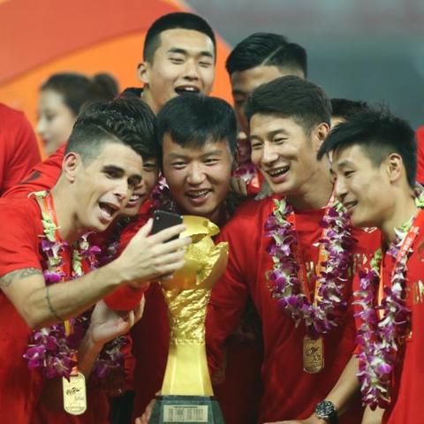 为何未来足球手游突然下架？玩家反应如何？游戏的未来何去何从？