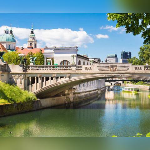 (探索领主的城堡)快来当领主攻略，探索古堡，征战四方，称霸王者的战略游戏！