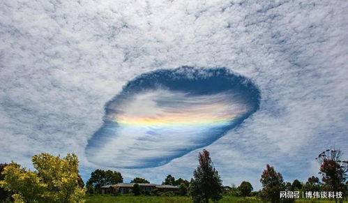 叠云长风的意思：随风飘逸的云层叠加，风吹长久，象征坚定不移的意志与力量