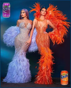 (纸片人换装视频)百变纸片人：换装衣服100种造型大揭秘