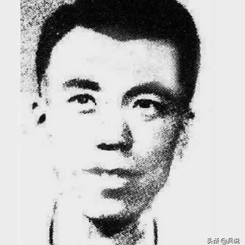 袖珍突击步枪：小巧身形与强大火力的完美结合，适合于现代城市战争