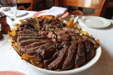 (西餐牛排的搭配)西餐牛排配菜大盘推荐，从简单到复杂，这些搭配你尝试过吗？