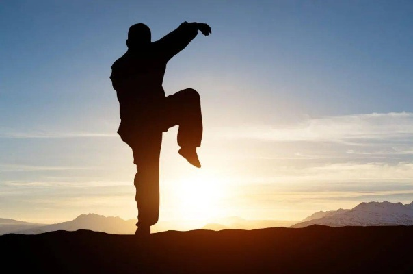 挑战极限，跃马天下，勇往直前，驰骋乾坤，力拓辽阔天地，开创新天地。