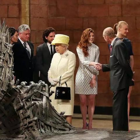 探索少女的成长之路:揭秘王座礼物带来的挑战与希望,揭示其对个人发展的深远影响 探索少女的成长之路:揭秘王座礼物带来的挑战与希望,揭示其对个人发展的深远影响