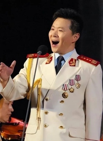 英雄万岁王宏伟：逆境中崛起，主持正义救人于危难的红色行动记载