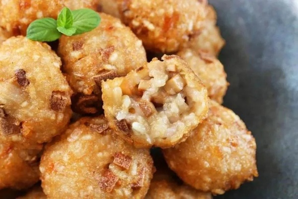 学会用简单食材做脆皮藕丸子,轻松掌握美味做法,让你成为厨艺达人! 学会用简单食材做脆皮藕丸子,轻松掌握美味做法,让你成为厨艺达人!